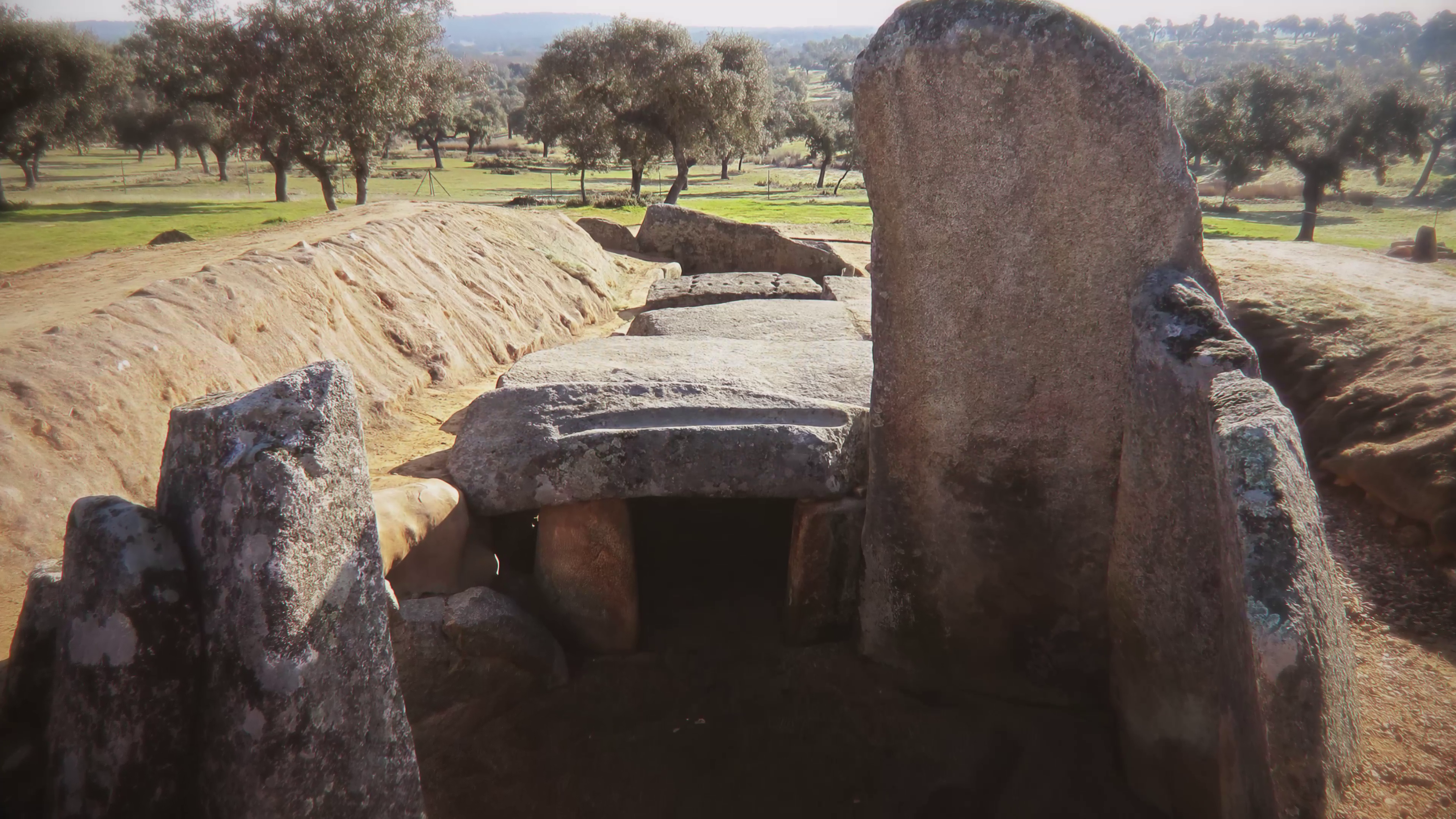 La Nava de Santiago - Dolmen (1)