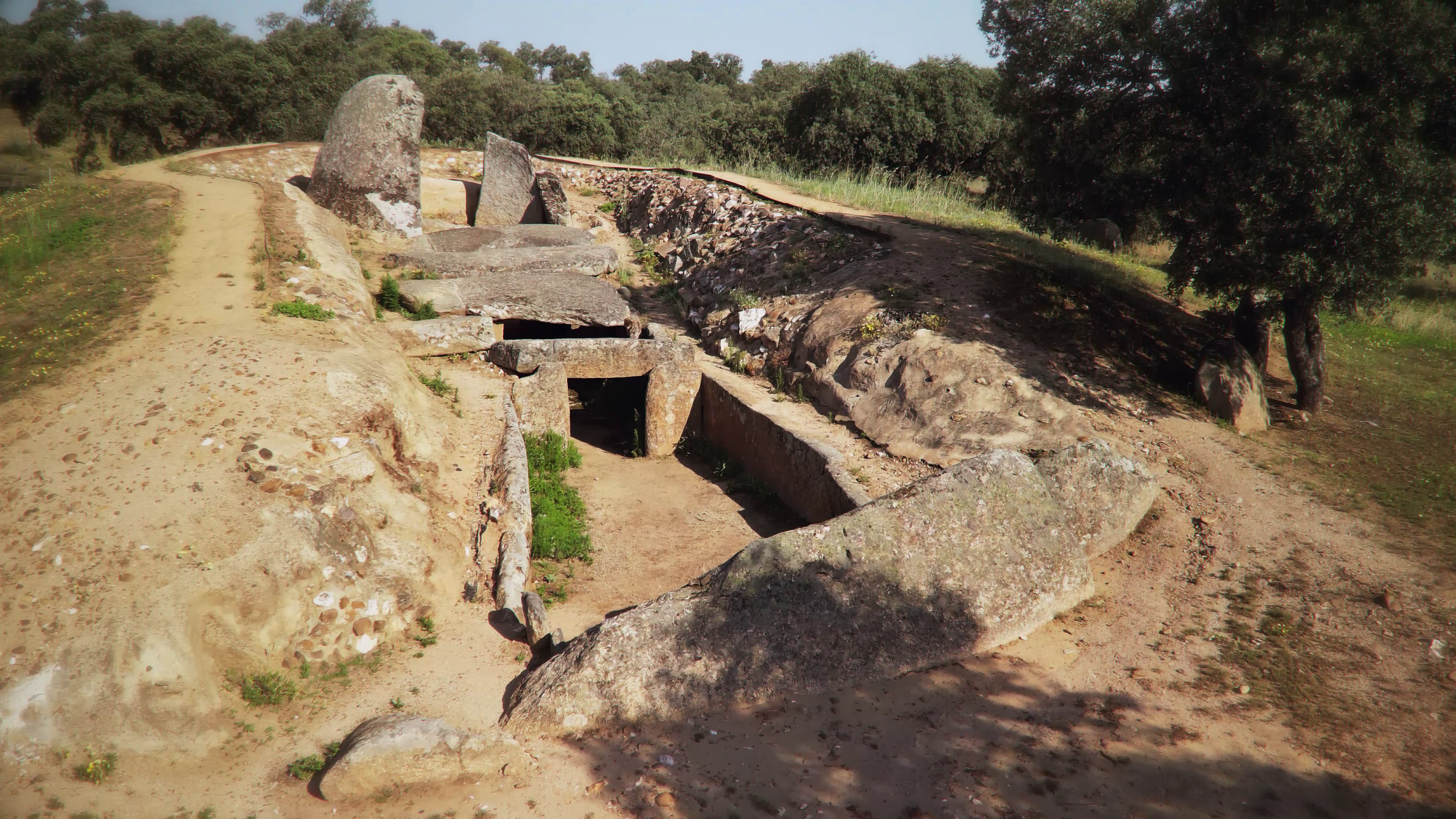 La Nava de Santiago - Dolmen (2)